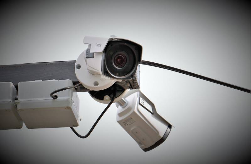 Prix d'un système de vidéo-surveillance avec caméra et détecteur de mouvement pour un entrepôt de 500 m² à Lyon 